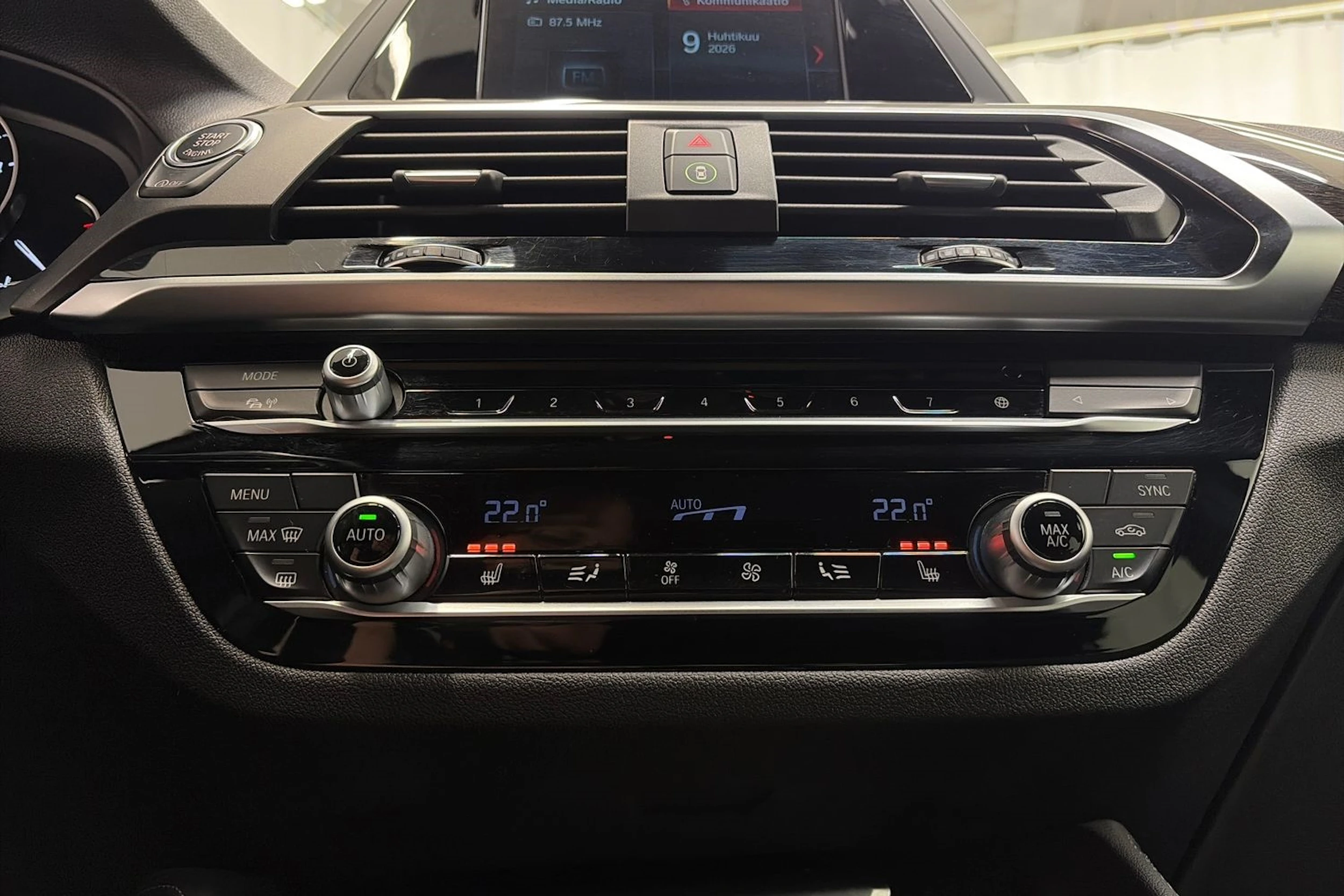 Musta BMW X4 2019 kuva 24.