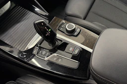 Musta BMW X4 2019 kuva 25.