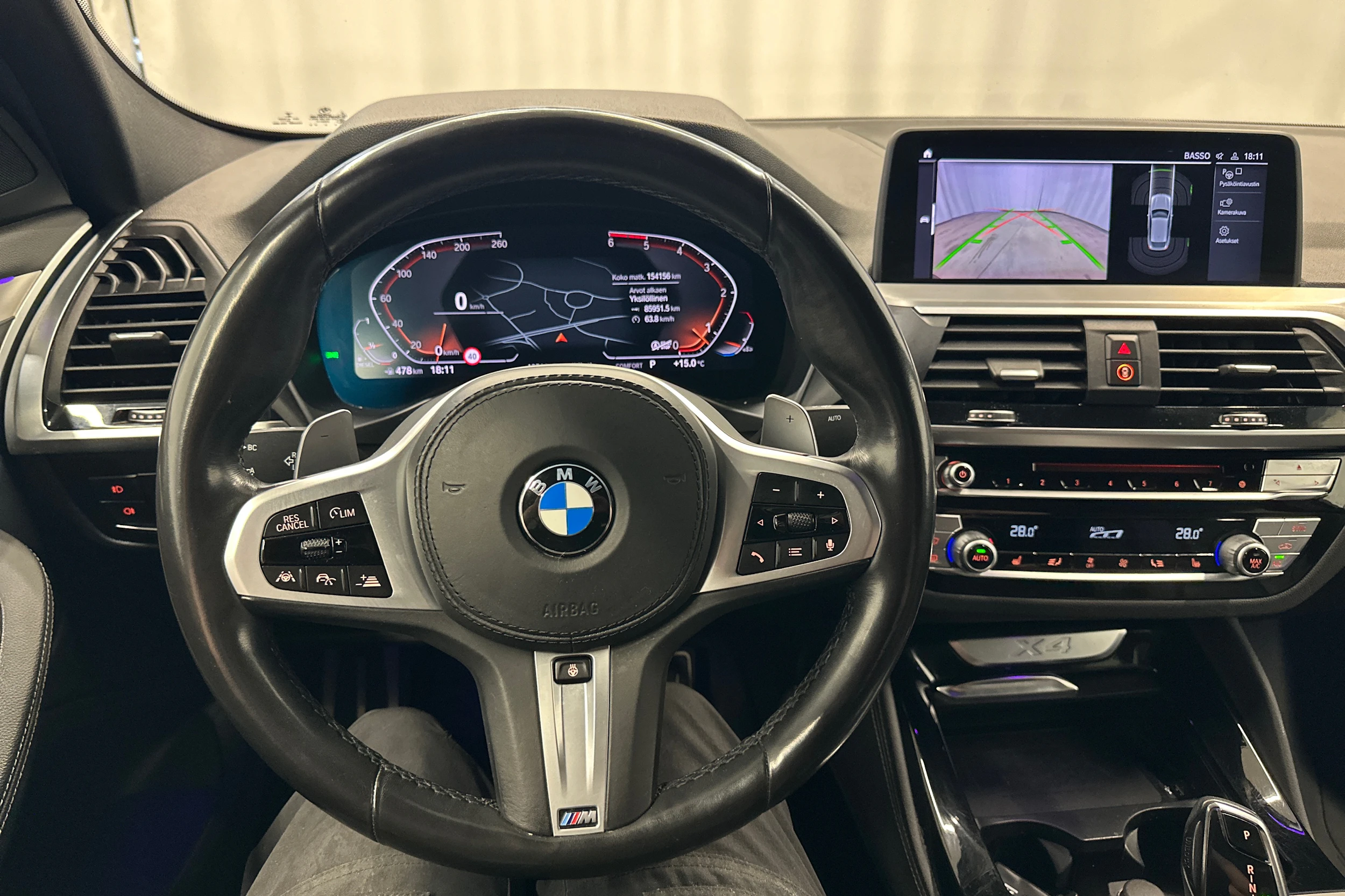 musta BMW X4 2020 kuva 16.