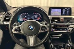 musta BMW X4 2020 kuva 16.