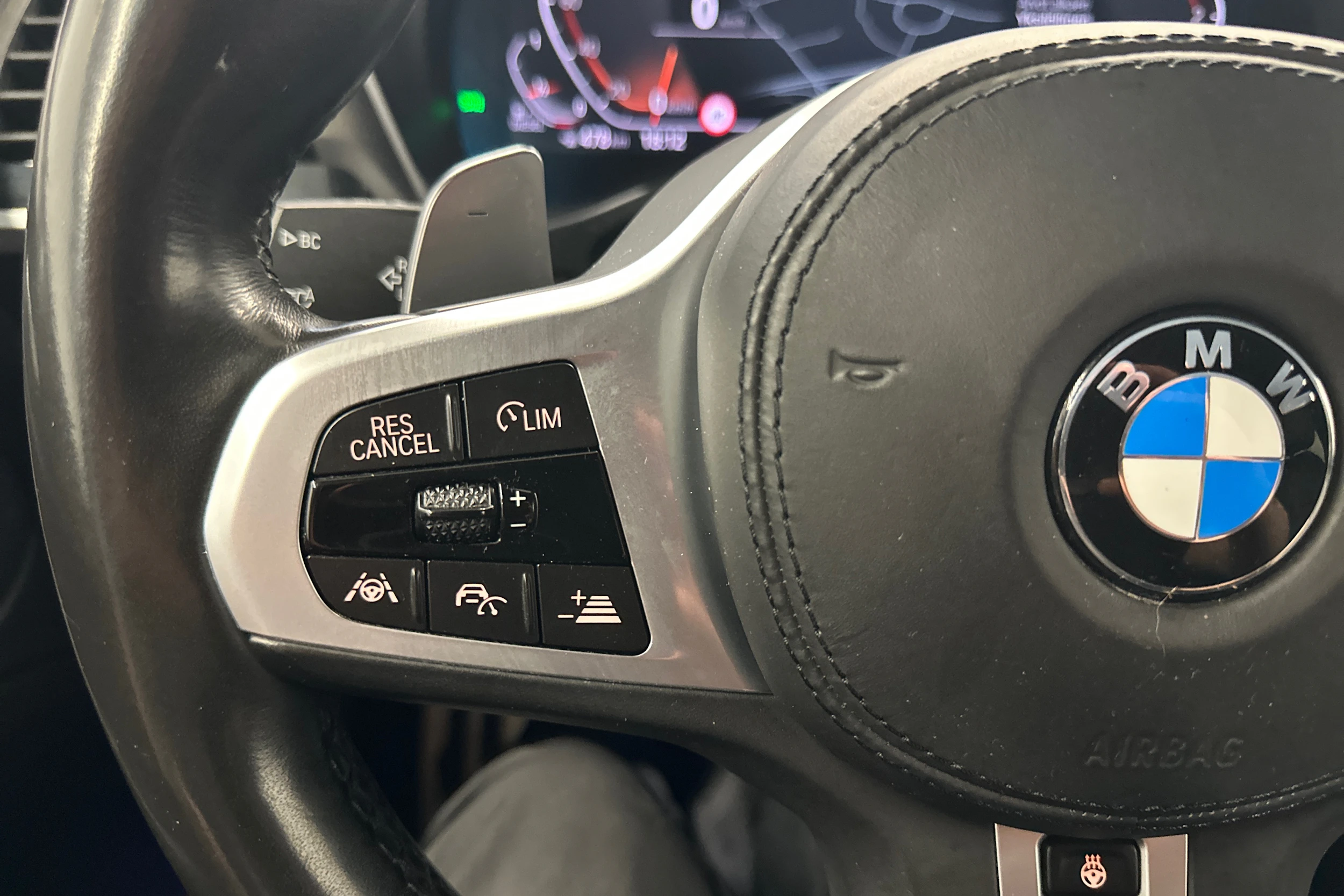 musta BMW X4 2020 kuva 17.