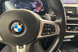 musta BMW X4 2020 kuva 18.