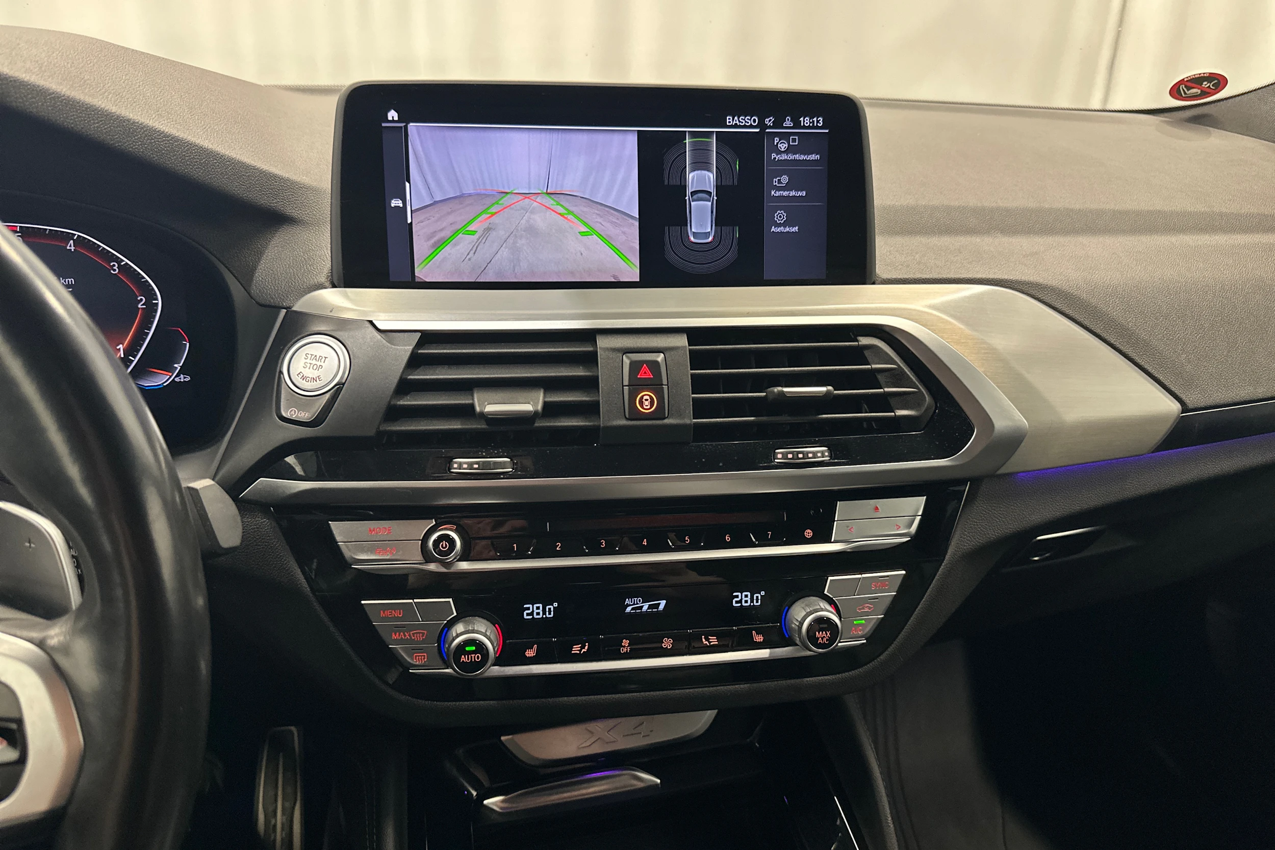 musta BMW X4 2020 kuva 20.