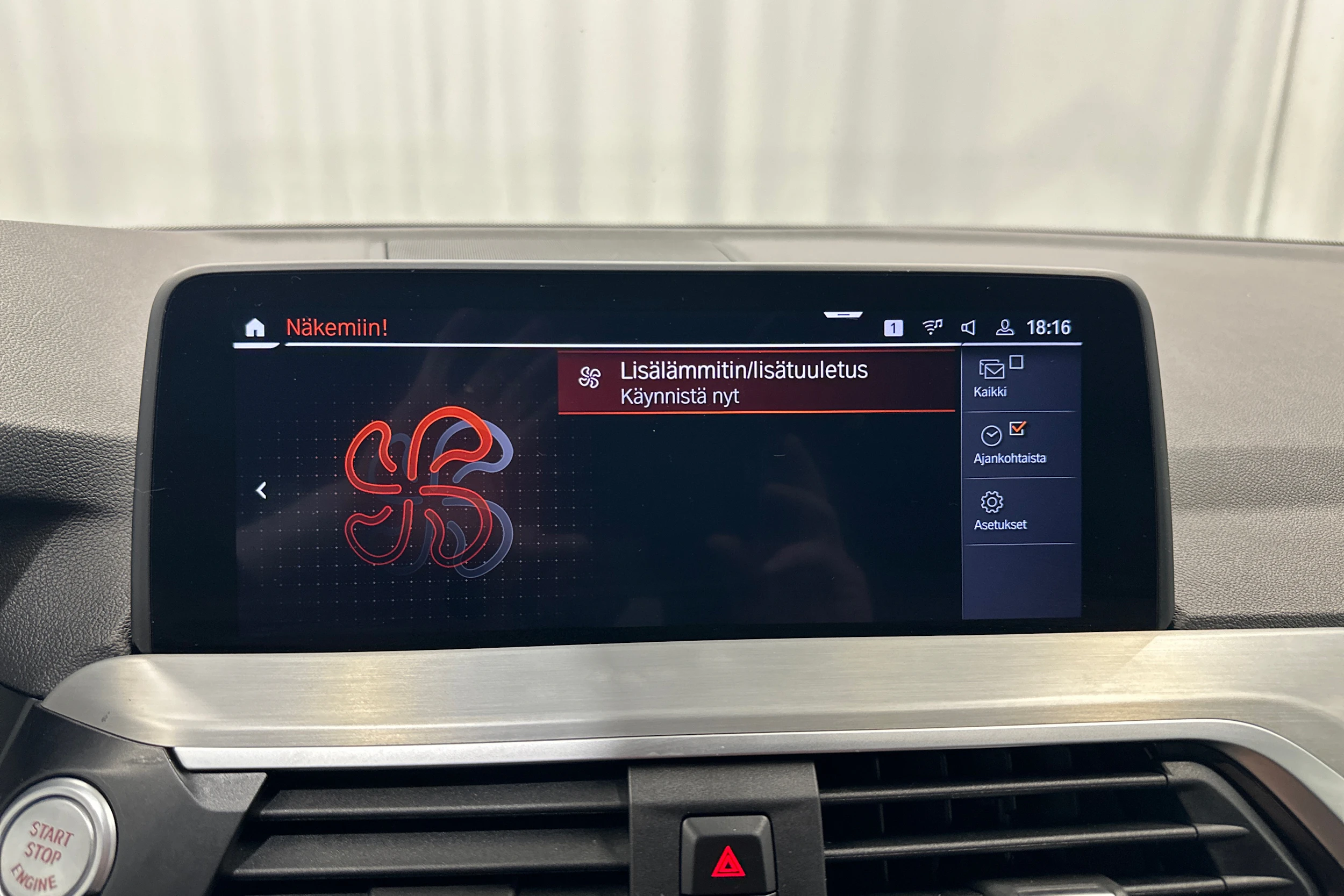 musta BMW X4 2020 kuva 23.