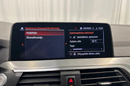 musta BMW X4 2020 kuva 25.