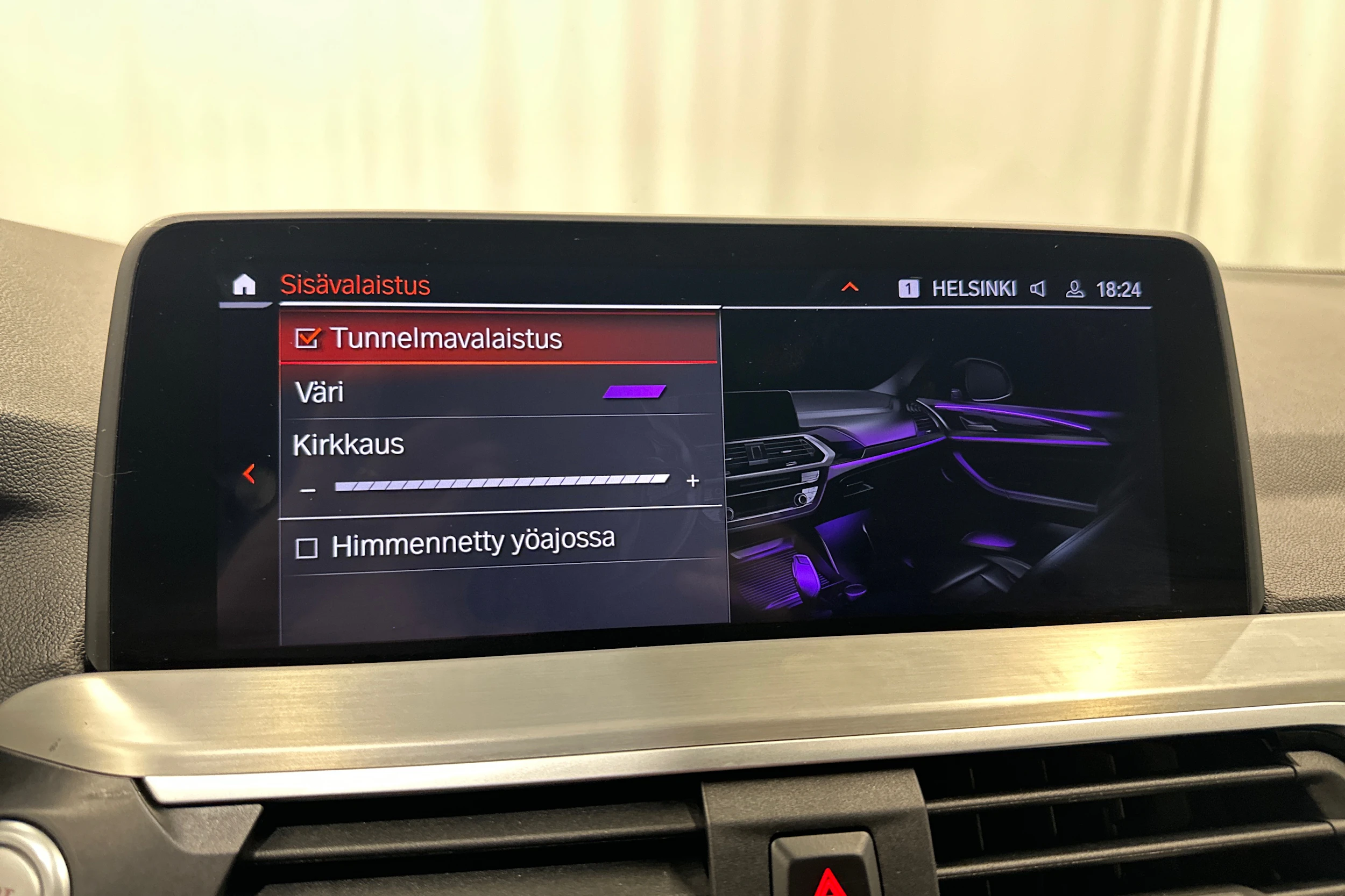 musta BMW X4 2020 kuva 27.