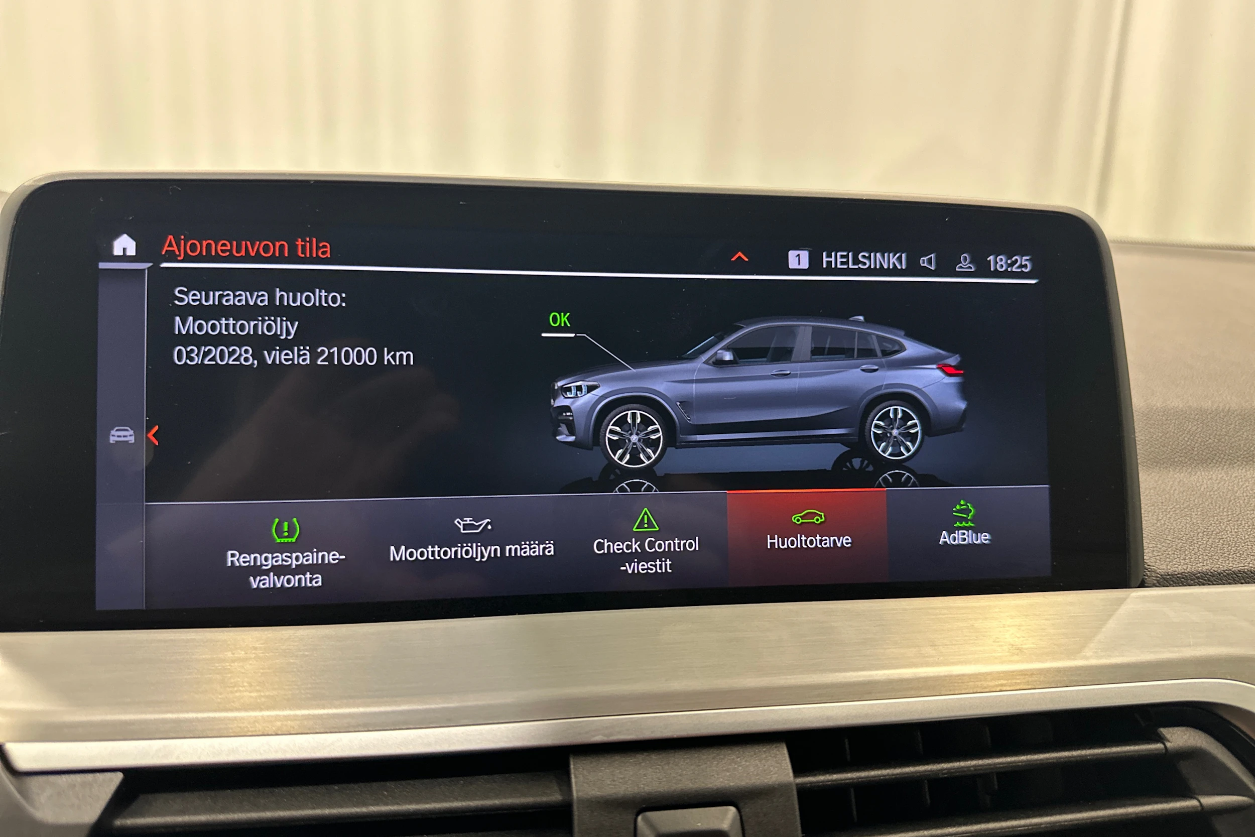 musta BMW X4 2020 kuva 28.