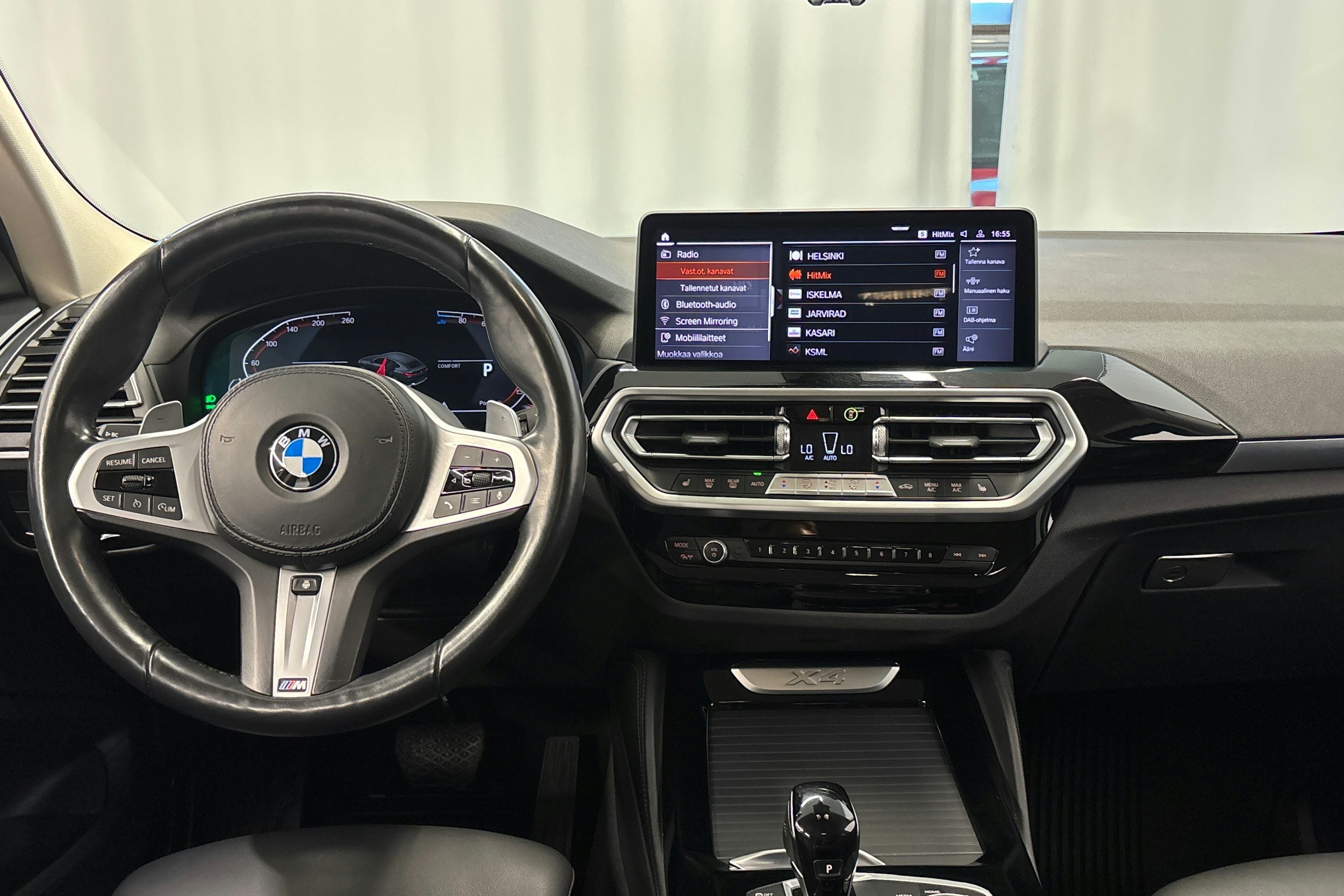 harmaa BMW X4 2022 kuva 14.