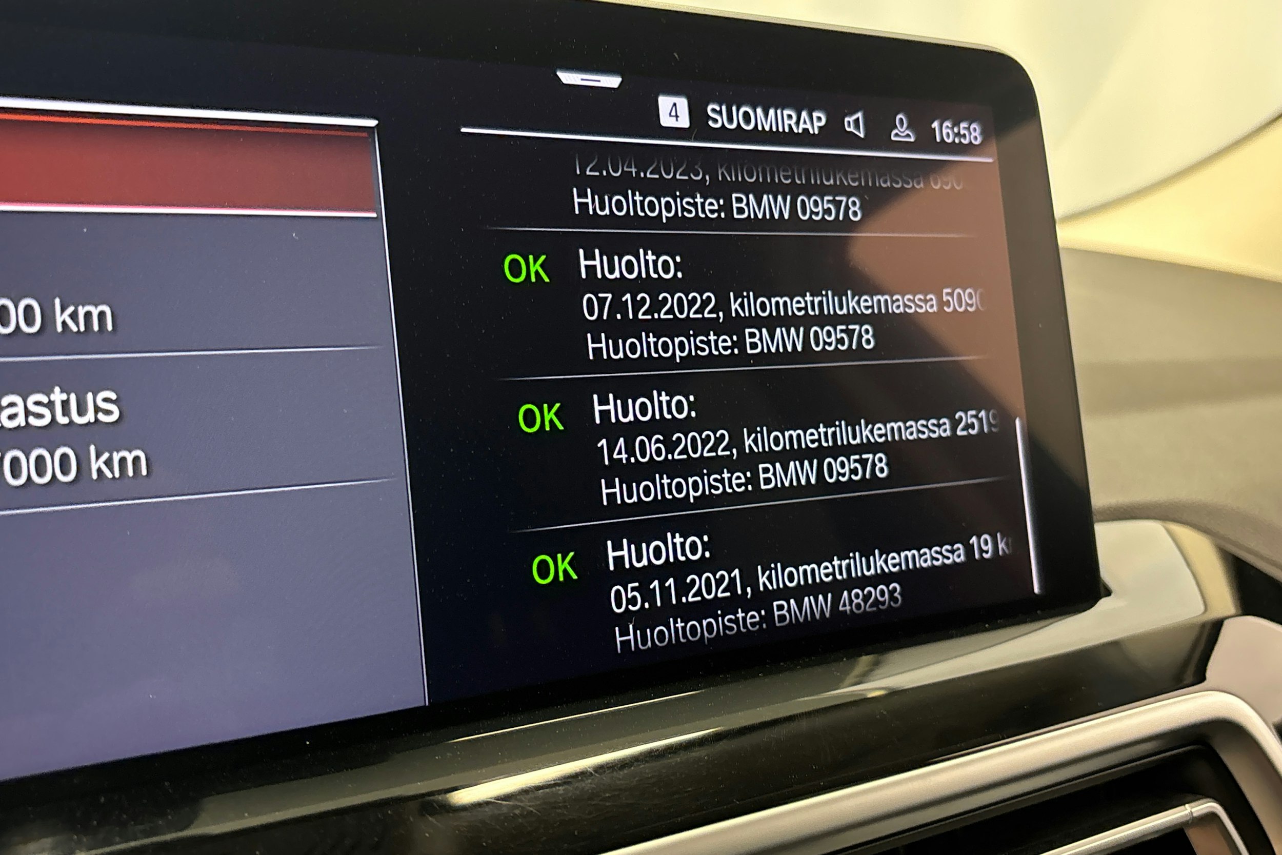 harmaa BMW X4 2022 kuva 24.