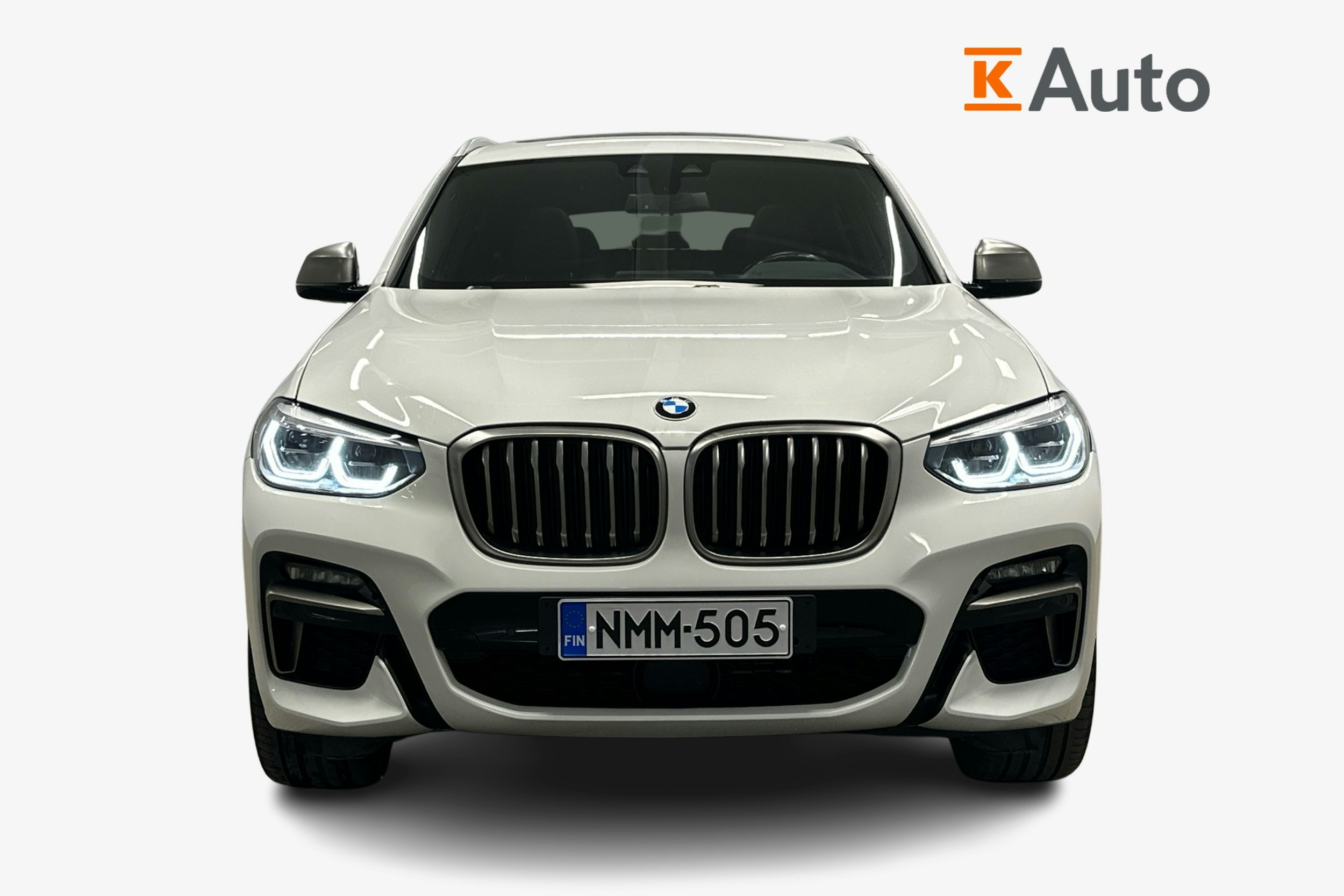 valkoinen BMW X4 2021 kuva 4.