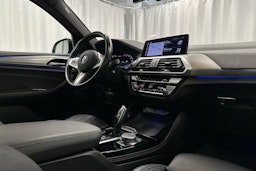 valkoinen BMW X4 2021 kuva 7.