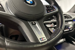 valkoinen BMW X4 2021 kuva 11.