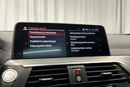valkoinen BMW X4 2021 kuva 17.