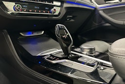 valkoinen BMW X4 2021 kuva 21.