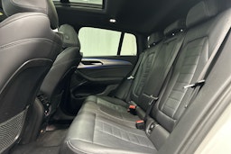 valkoinen BMW X4 2021 kuva 26.
