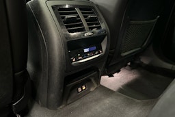 valkoinen BMW X4 2021 kuva 27.