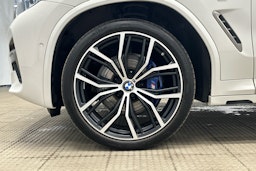 valkoinen BMW X4 2021 kuva 31.