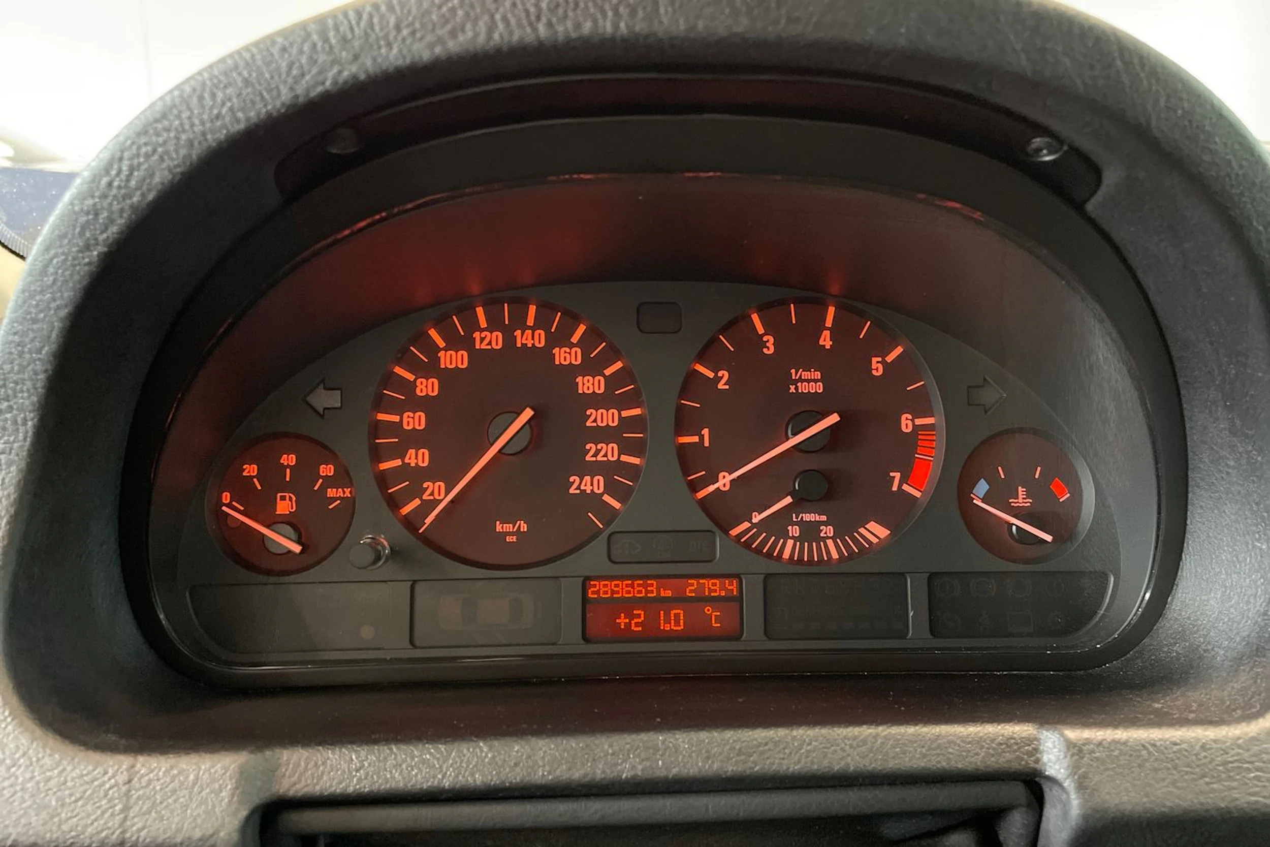 harmaa BMW X5 2004 kuva 15.