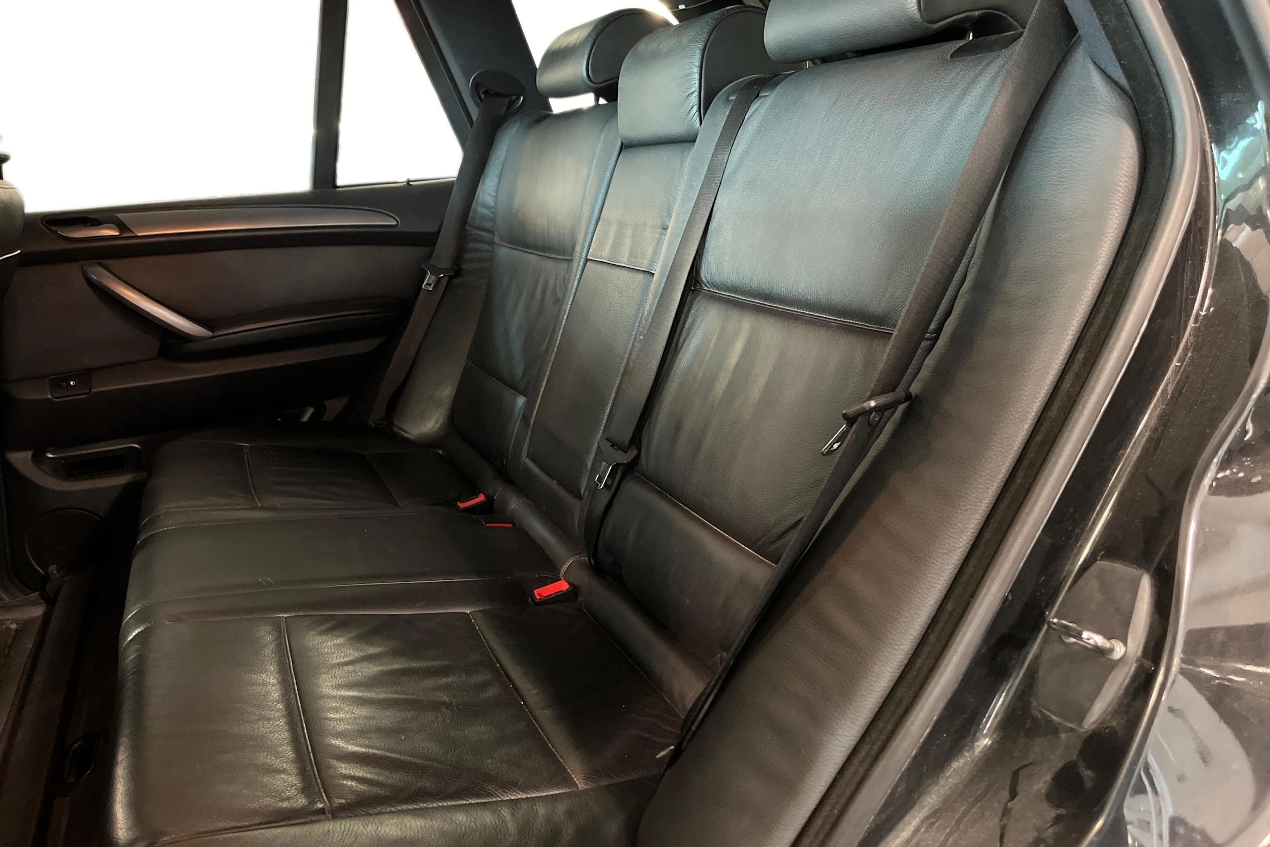 Musta BMW X5 2005 kuva 8.
