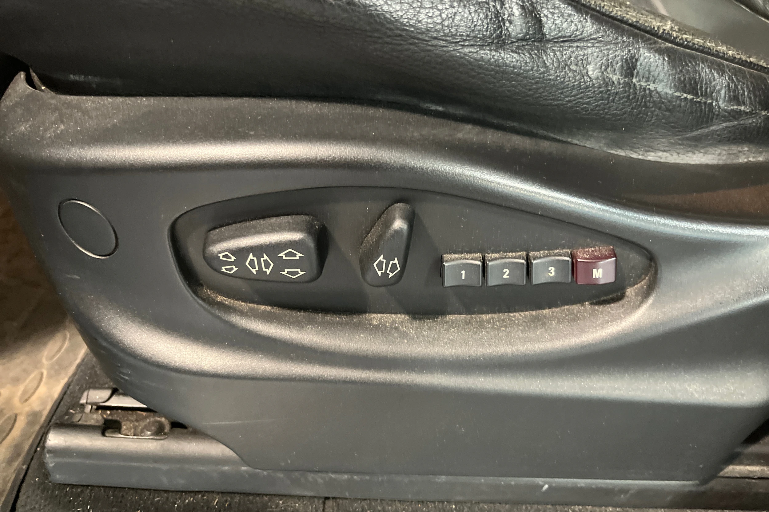 Musta BMW X5 2005 kuva 17.