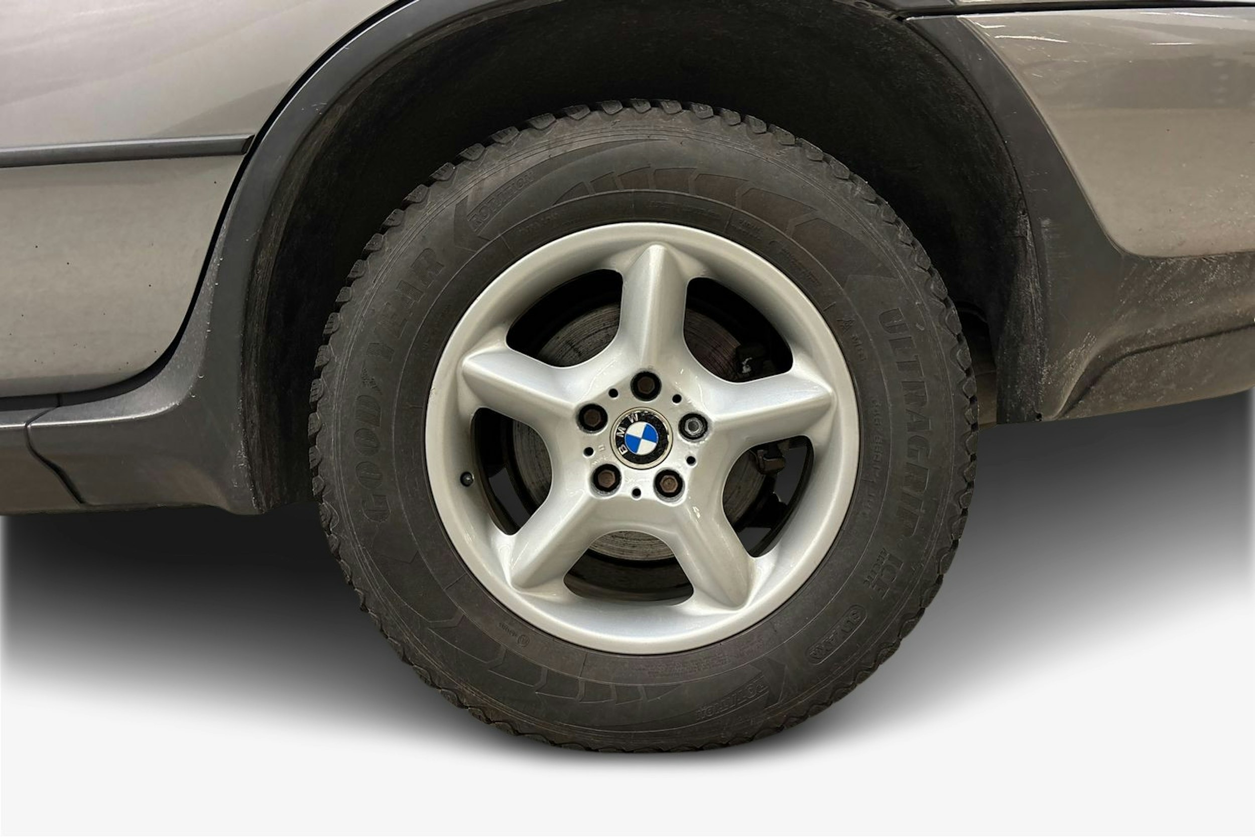 Harmaa BMW X5 2005 kuva 11.