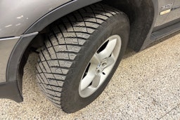 Harmaa BMW X5 2005 kuva 13.