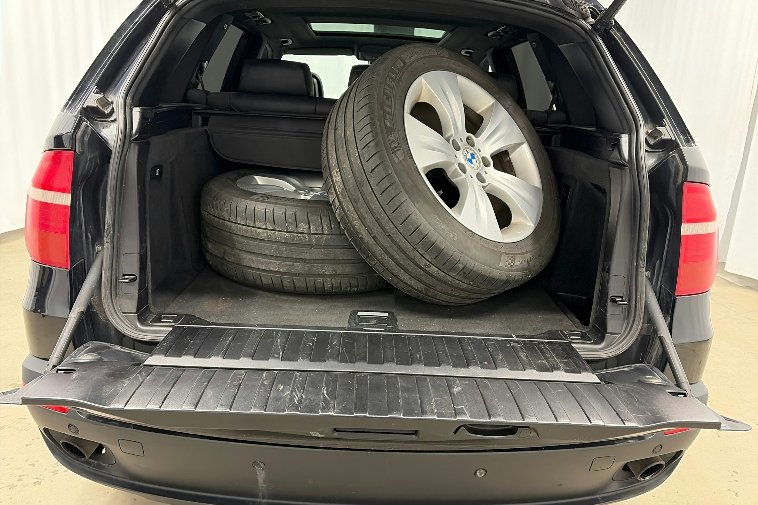 musta BMW X5 2008 kuva 15.