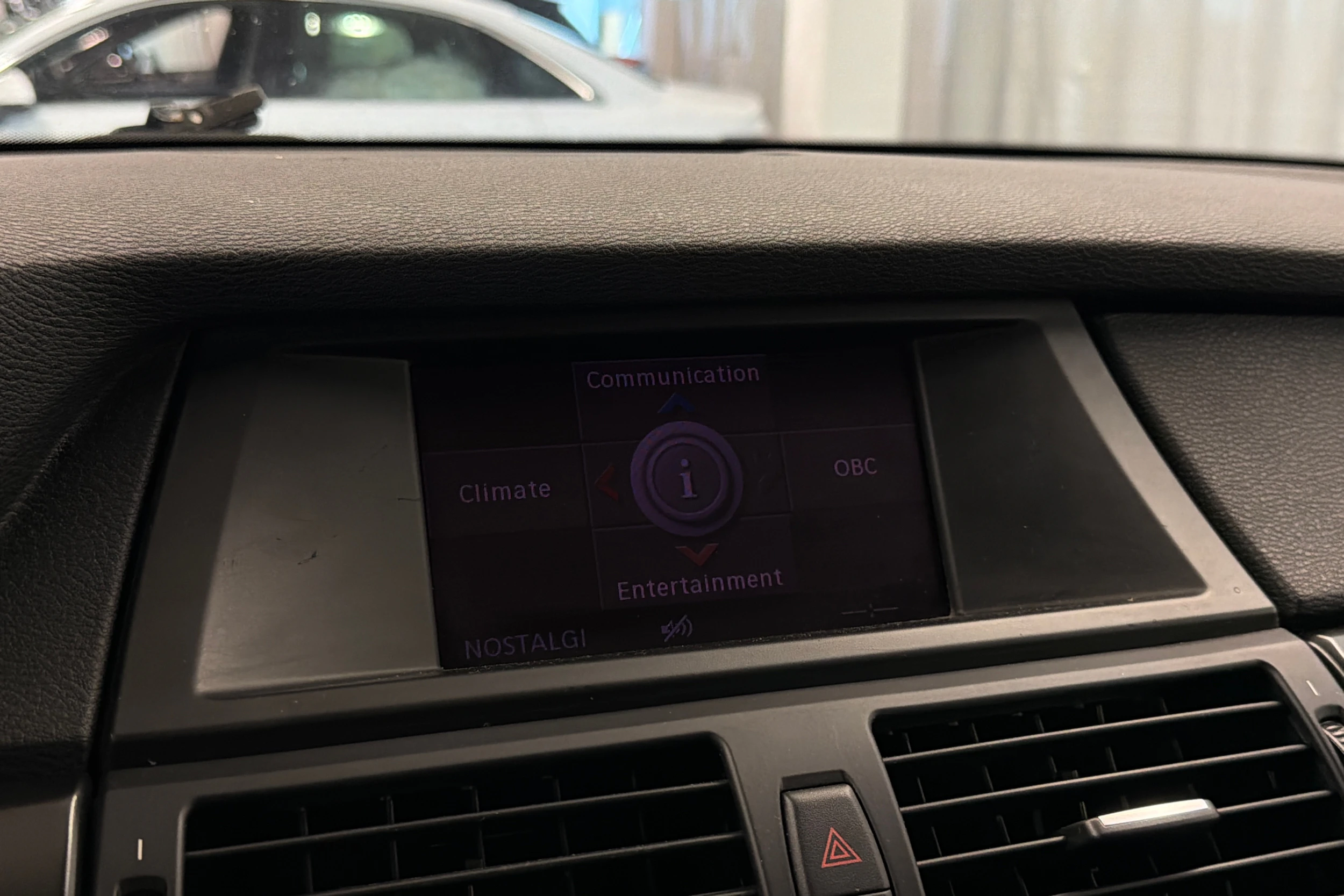 harmaa BMW X5 2009 kuva 22.