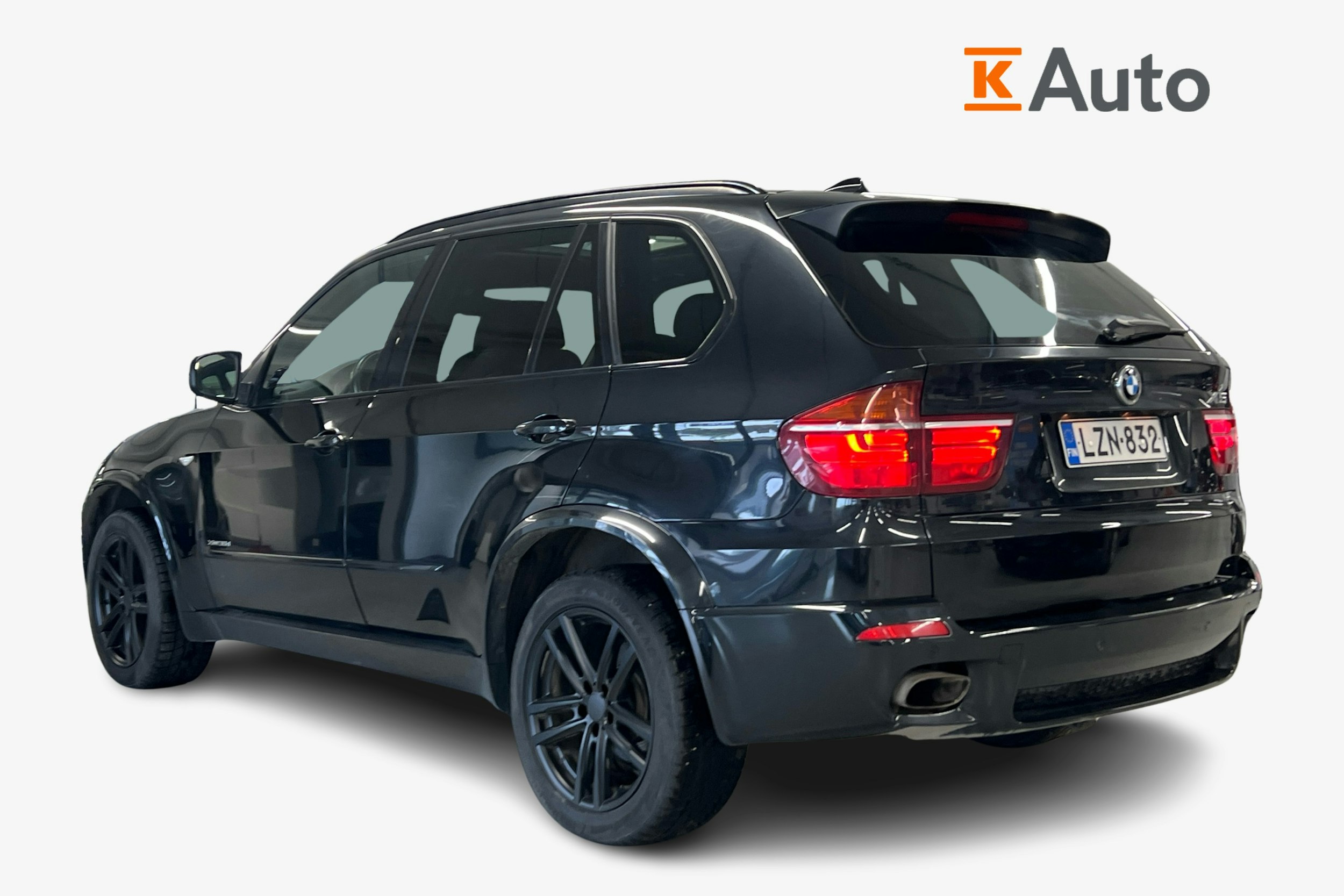 Musta BMW X5 2010 kuva 2.