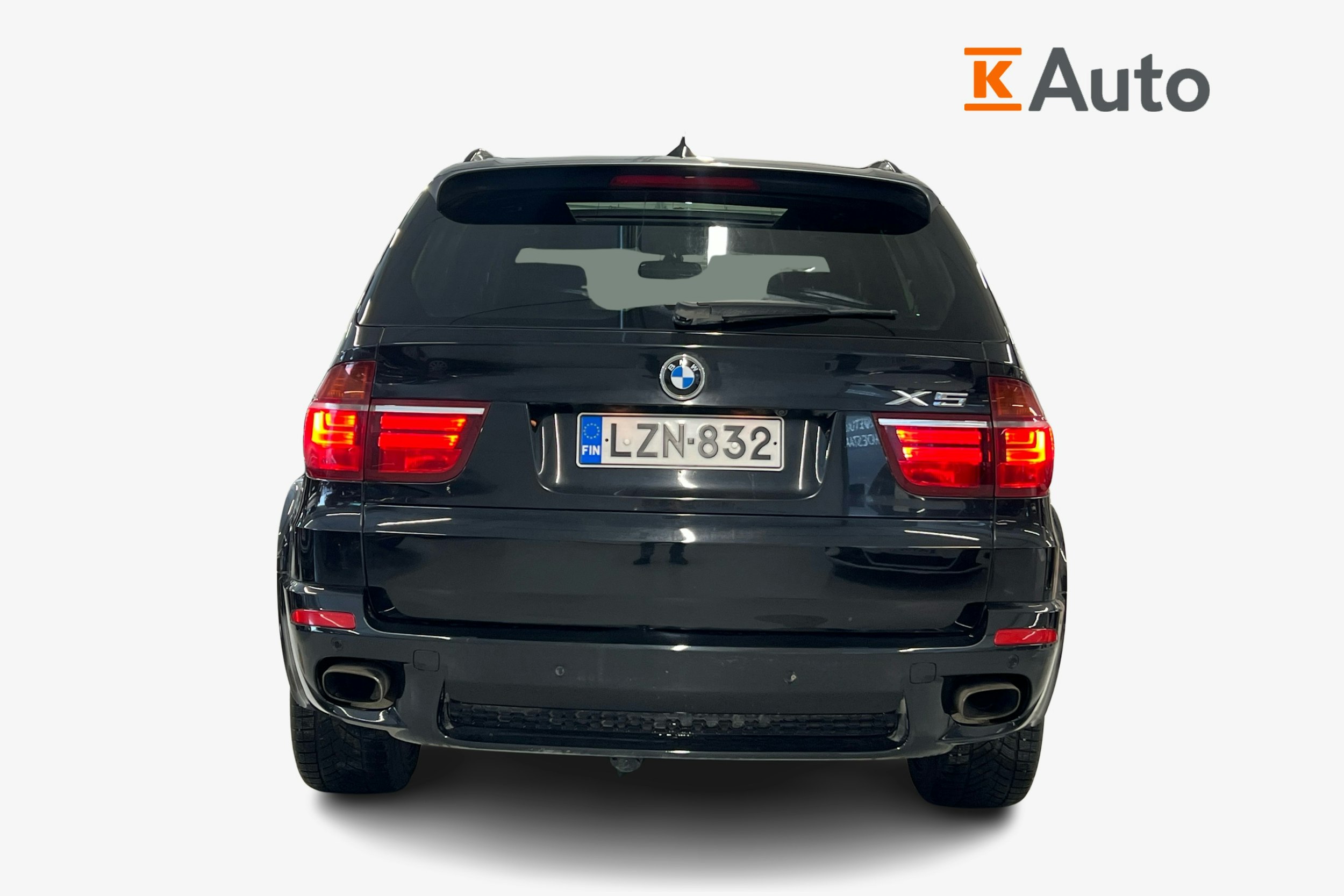 Musta BMW X5 2010 kuva 3.