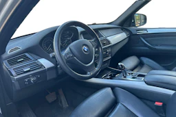 valkoinen BMW X5 2011 kuva 3.