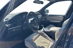 musta BMW X5 2011 kuva 3.