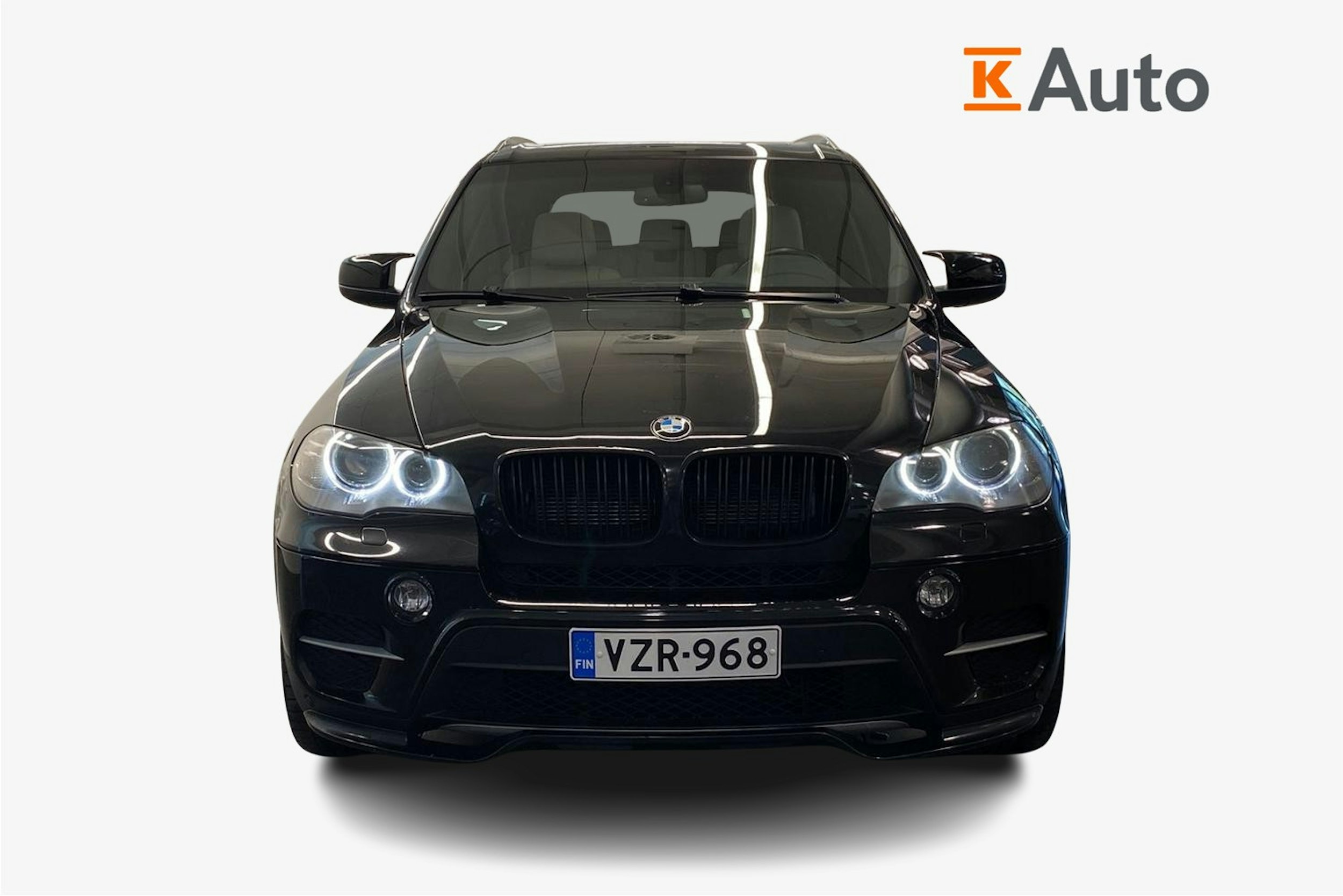 musta BMW X5 2011 kuva 4.