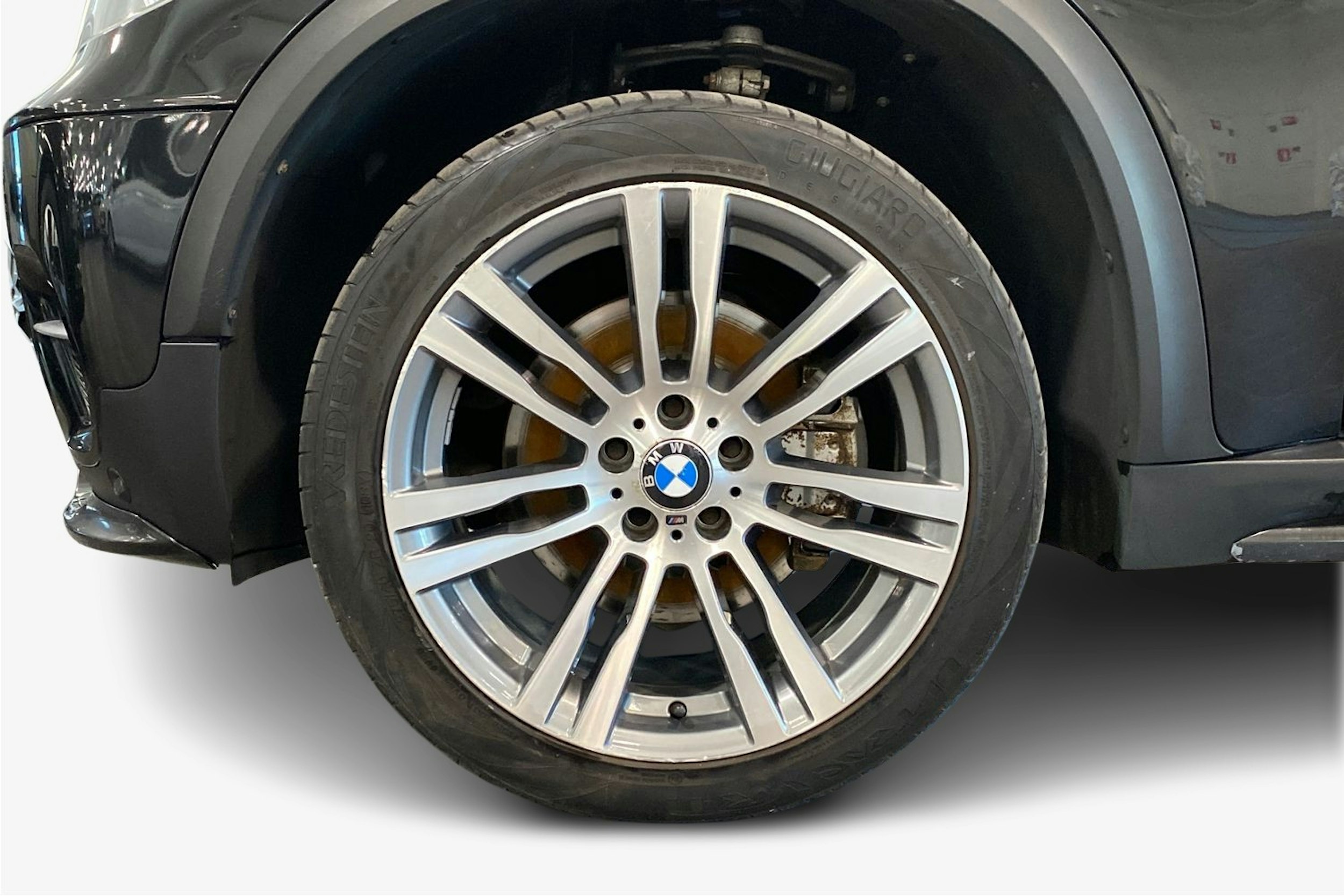 musta BMW X5 2011 kuva 9.