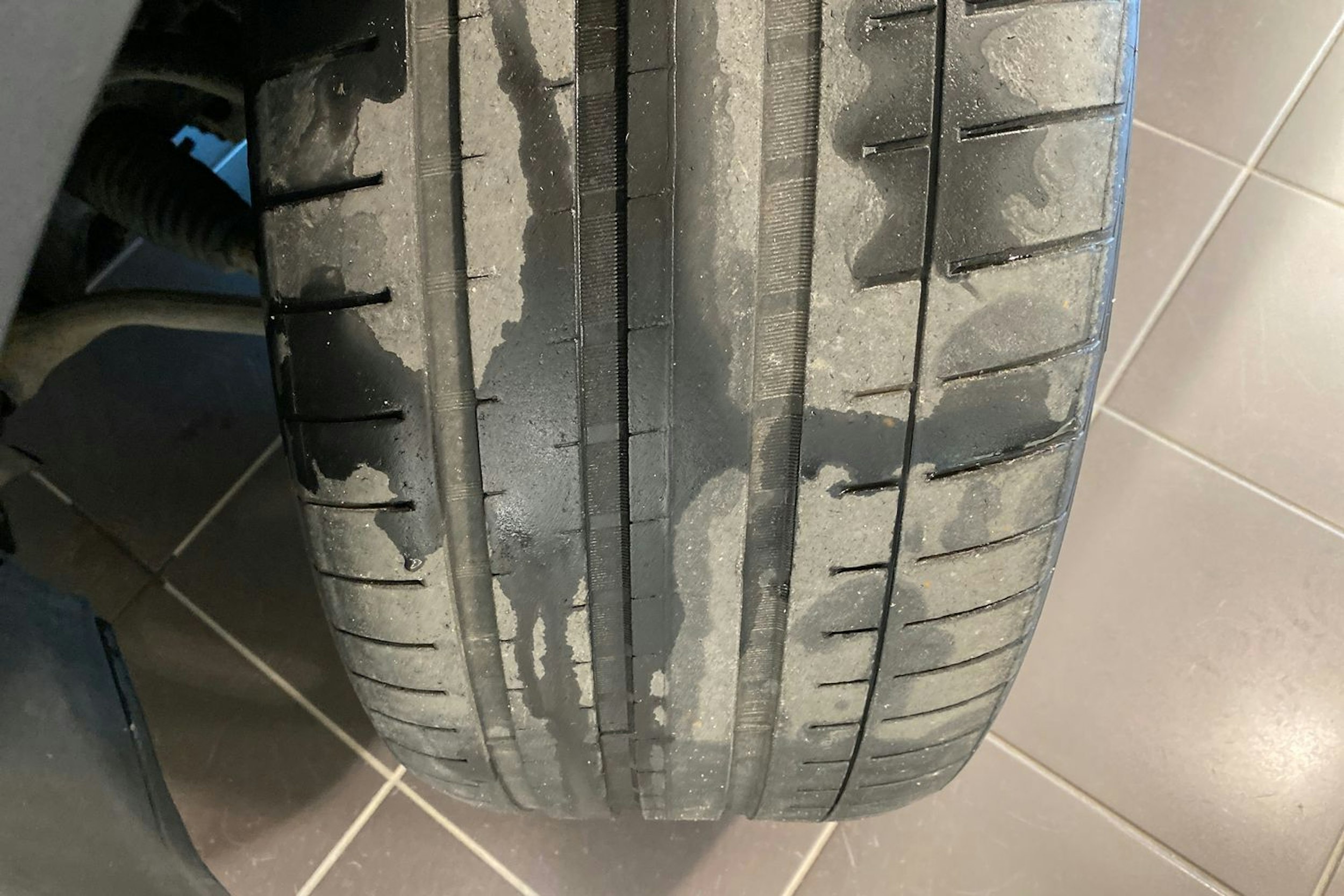 musta BMW X5 2011 kuva 12.