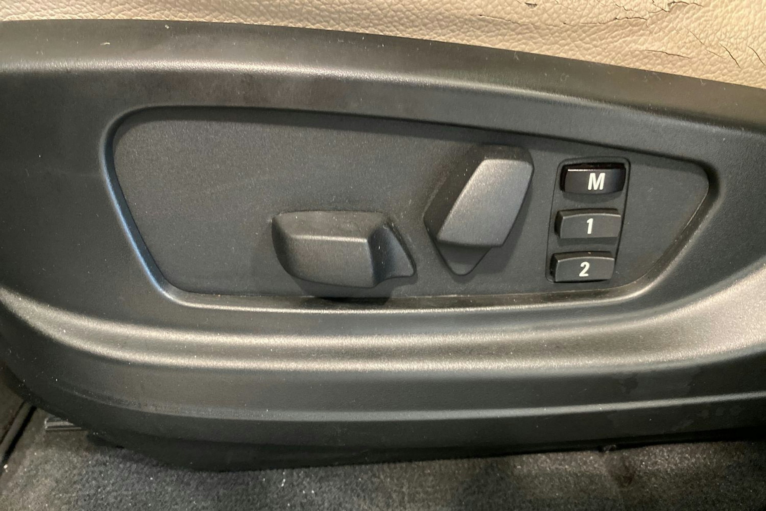 musta BMW X5 2011 kuva 13.