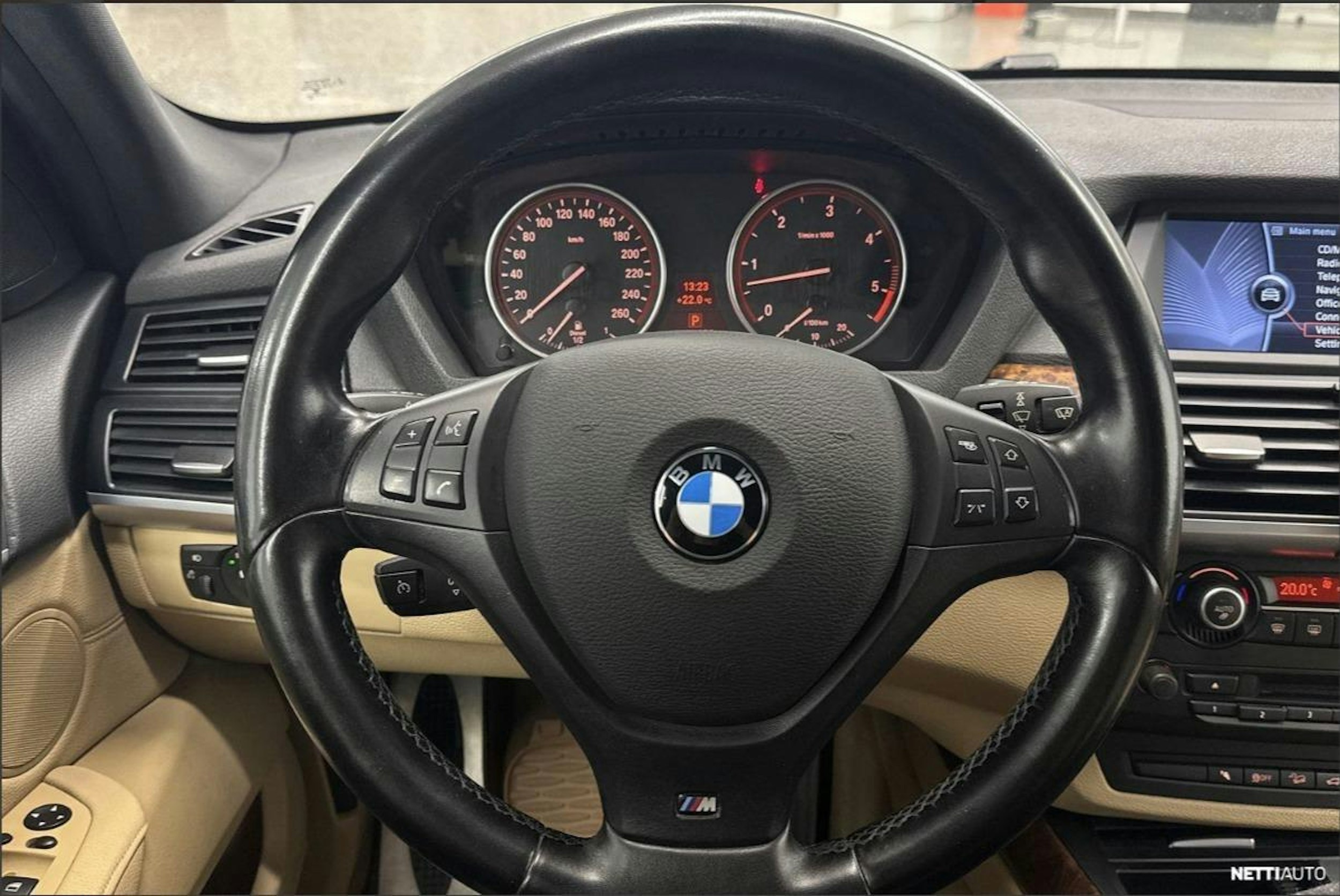 Musta BMW X5 2012 kuva 11.