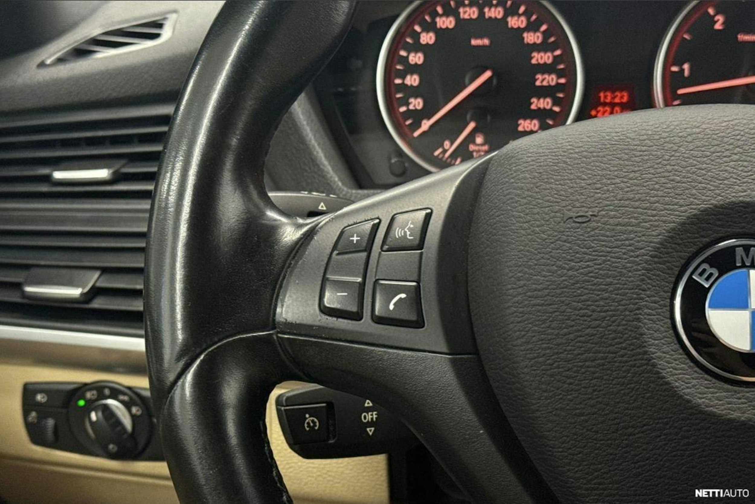 Musta BMW X5 2012 kuva 12.