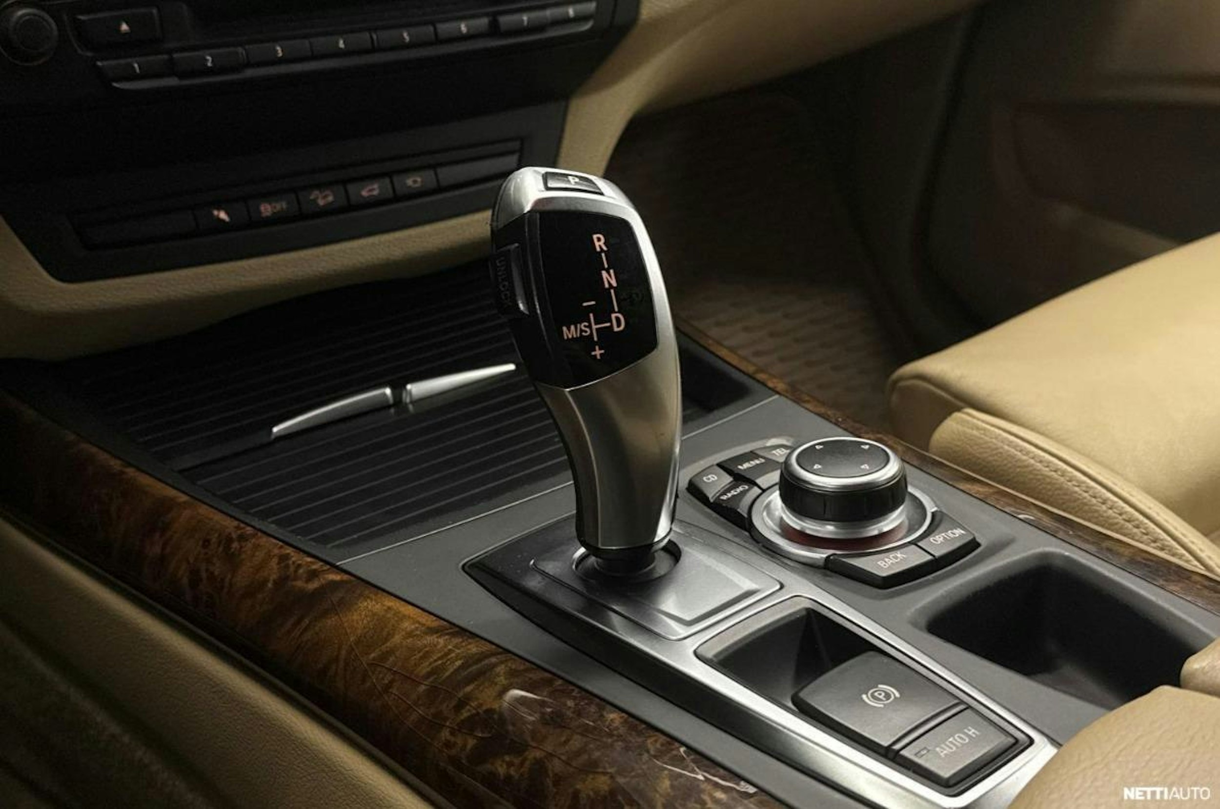 Musta BMW X5 2012 kuva 16.