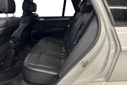 valkoinen BMW X5 2012 kuva 8.