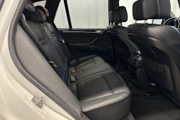 valkoinen BMW X5 2012 kuva 10.