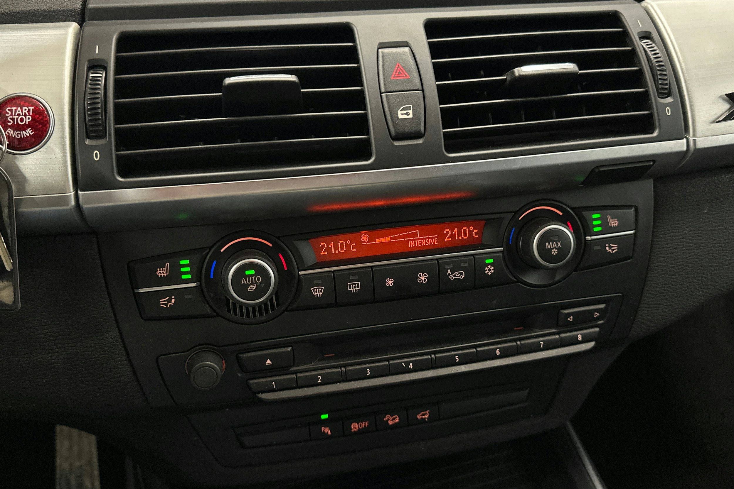 valkoinen BMW X5 2012 kuva 20.