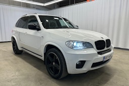 valkoinen BMW X5 2012 kuva 24.