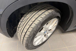 musta BMW X5 2013 kuva 13.
