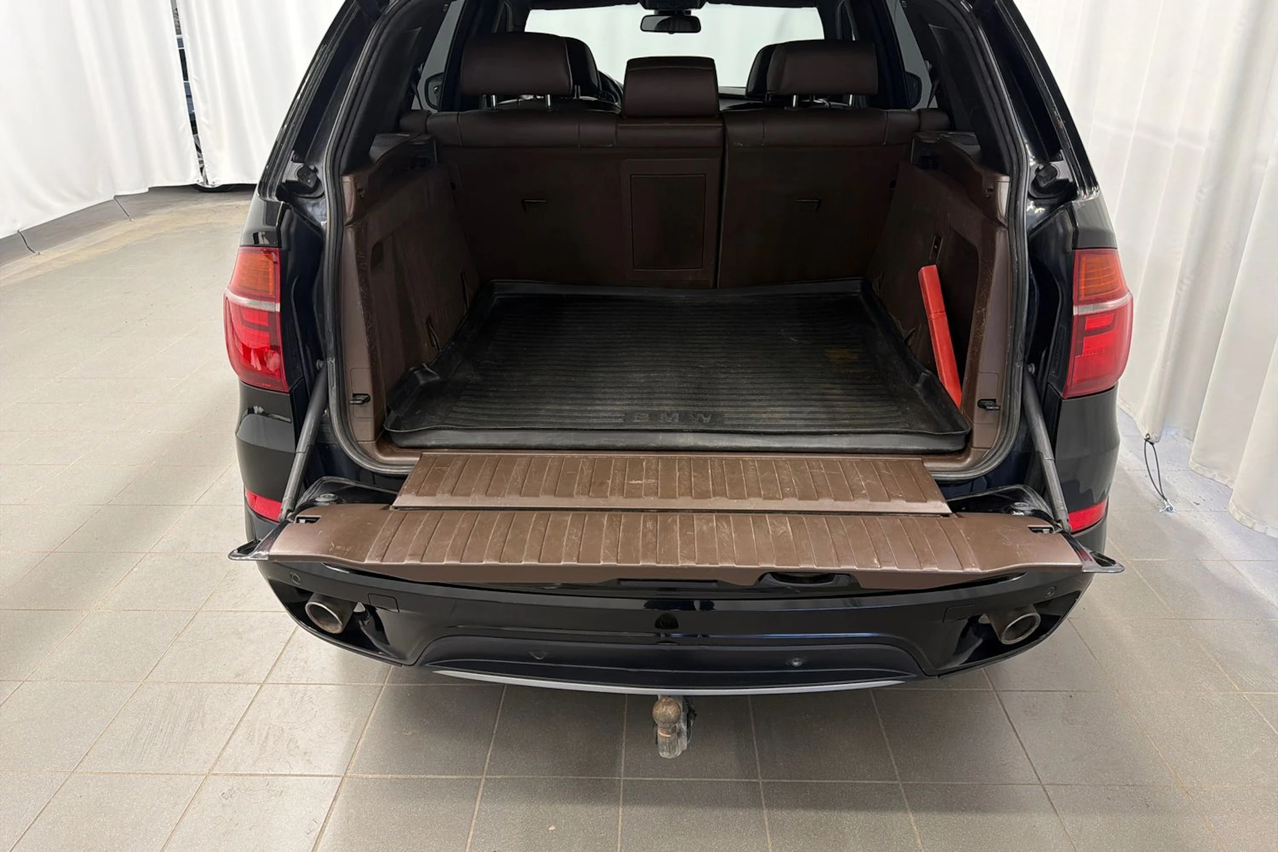 musta BMW X5 2013 kuva 18.