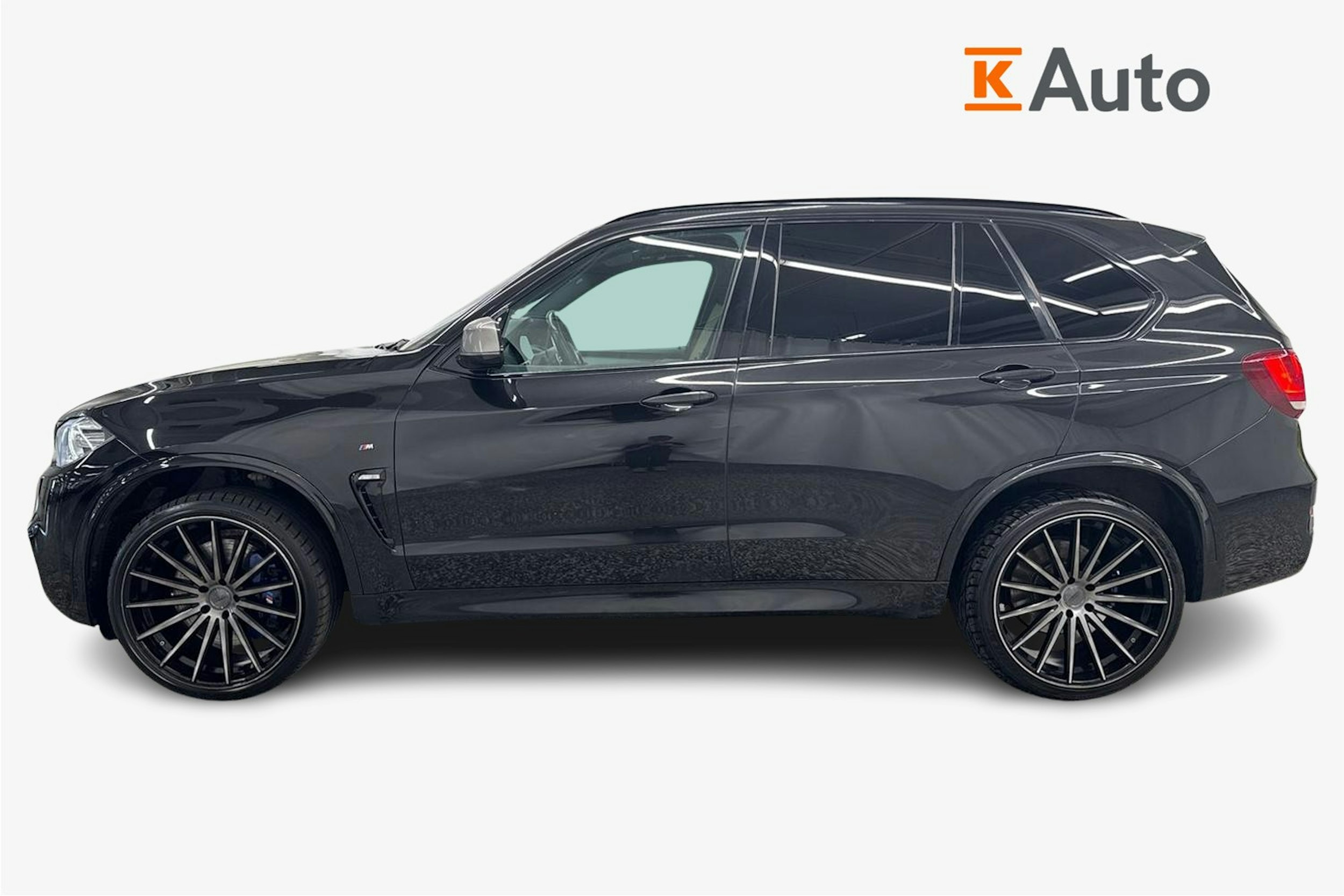 musta BMW X5 2014 kuva 6.