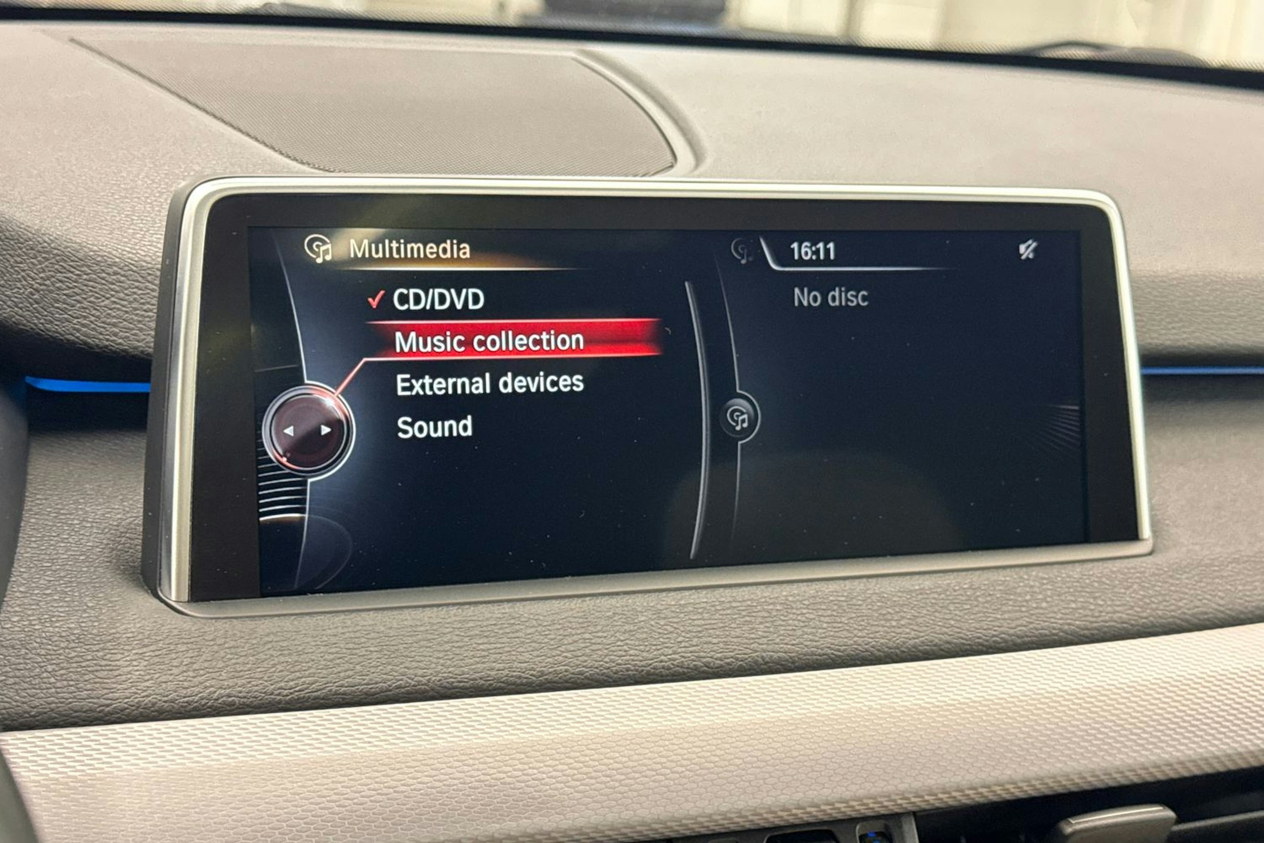 musta BMW X5 2014 kuva 22.