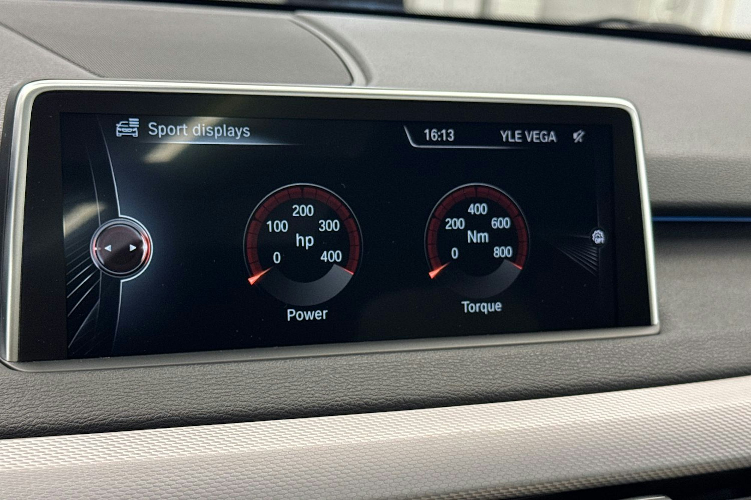 musta BMW X5 2014 kuva 26.