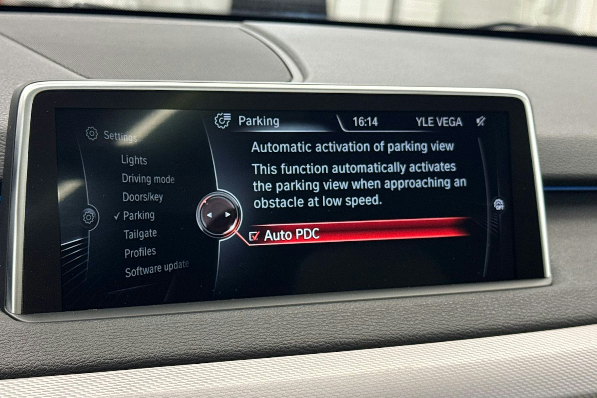 musta BMW X5 2014 kuva 29.