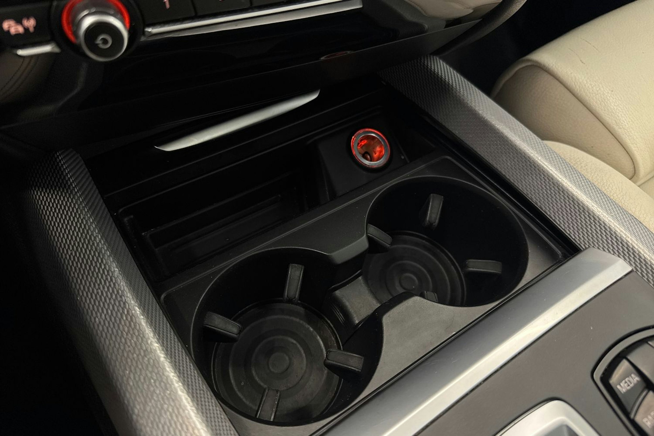 musta BMW X5 2014 kuva 34.